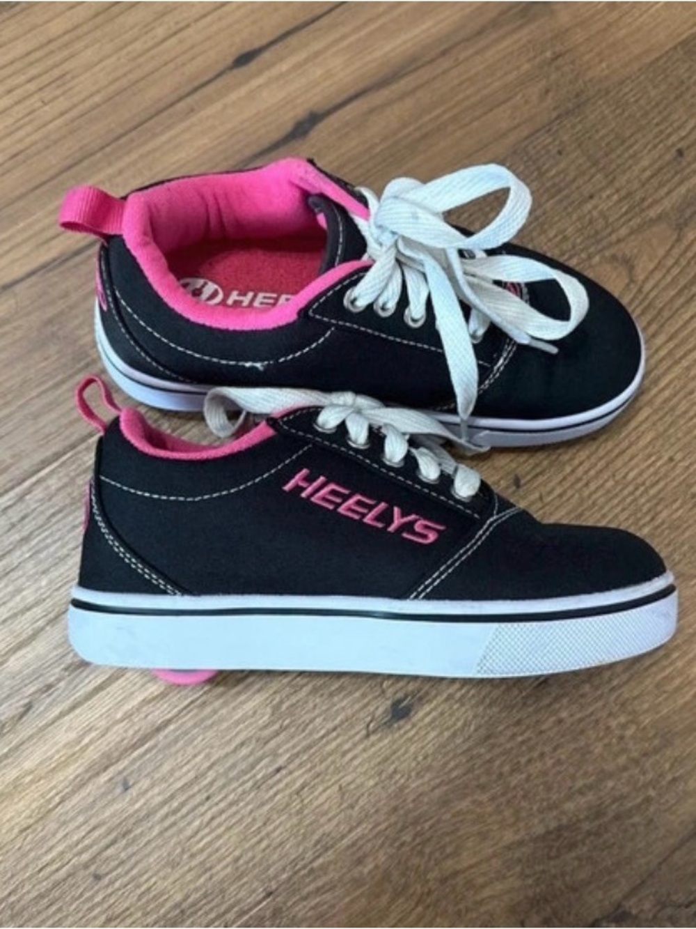 Heelys Kids Black & Pink Lace-Up Skate Sneakers with Wheel